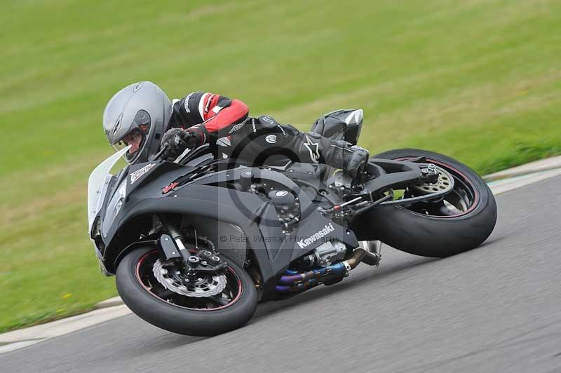 Motorcycle action photographs;anglesey circuit;anglesey trackday photographs;event digital images;eventdigitalimages;no limits trackday;oulton park circuit cheshire;peter wileman photography;trackday;trackday digital images;trackday photos;ty croes circuit wales