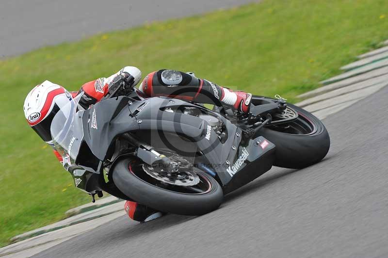 Motorcycle action photographs;anglesey circuit;anglesey trackday photographs;event digital images;eventdigitalimages;no limits trackday;oulton park circuit cheshire;peter wileman photography;trackday;trackday digital images;trackday photos;ty croes circuit wales