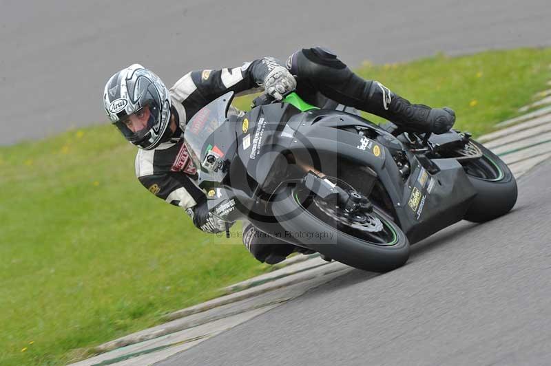 Motorcycle action photographs;anglesey circuit;anglesey trackday photographs;event digital images;eventdigitalimages;no limits trackday;oulton park circuit cheshire;peter wileman photography;trackday;trackday digital images;trackday photos;ty croes circuit wales