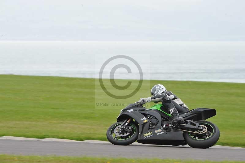 Motorcycle action photographs;anglesey circuit;anglesey trackday photographs;event digital images;eventdigitalimages;no limits trackday;oulton park circuit cheshire;peter wileman photography;trackday;trackday digital images;trackday photos;ty croes circuit wales