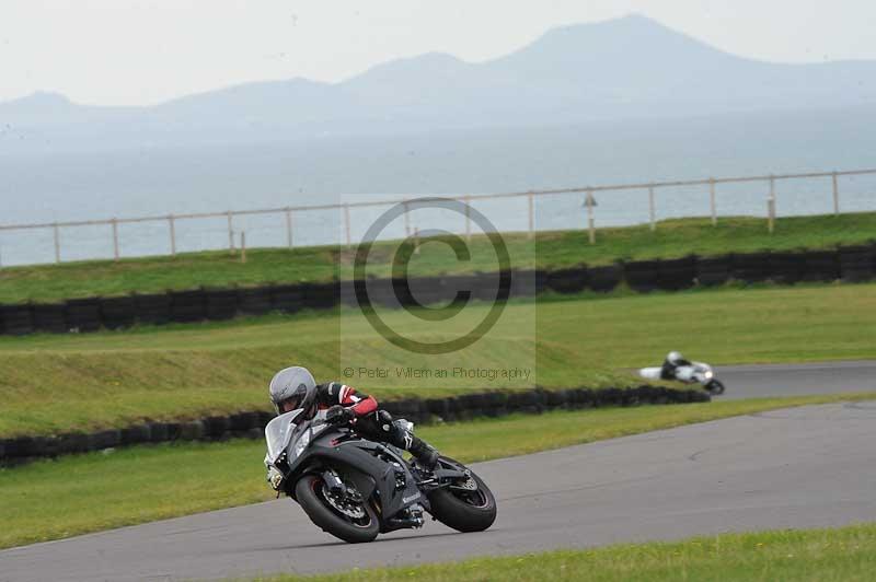 Motorcycle action photographs;anglesey circuit;anglesey trackday photographs;event digital images;eventdigitalimages;no limits trackday;oulton park circuit cheshire;peter wileman photography;trackday;trackday digital images;trackday photos;ty croes circuit wales