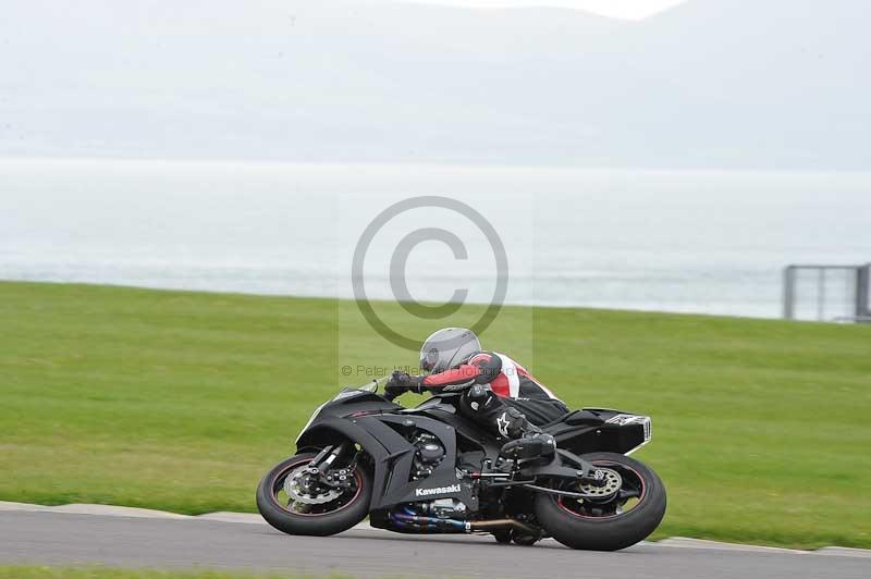 Motorcycle action photographs;anglesey circuit;anglesey trackday photographs;event digital images;eventdigitalimages;no limits trackday;oulton park circuit cheshire;peter wileman photography;trackday;trackday digital images;trackday photos;ty croes circuit wales