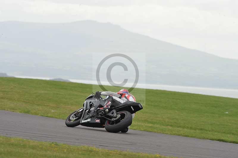 Motorcycle action photographs;anglesey circuit;anglesey trackday photographs;event digital images;eventdigitalimages;no limits trackday;oulton park circuit cheshire;peter wileman photography;trackday;trackday digital images;trackday photos;ty croes circuit wales