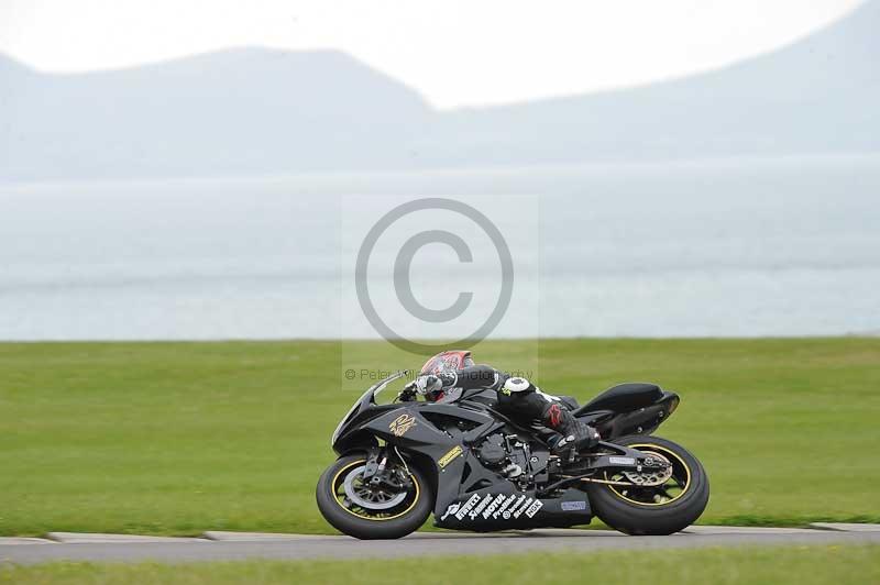 Motorcycle action photographs;anglesey circuit;anglesey trackday photographs;event digital images;eventdigitalimages;no limits trackday;oulton park circuit cheshire;peter wileman photography;trackday;trackday digital images;trackday photos;ty croes circuit wales