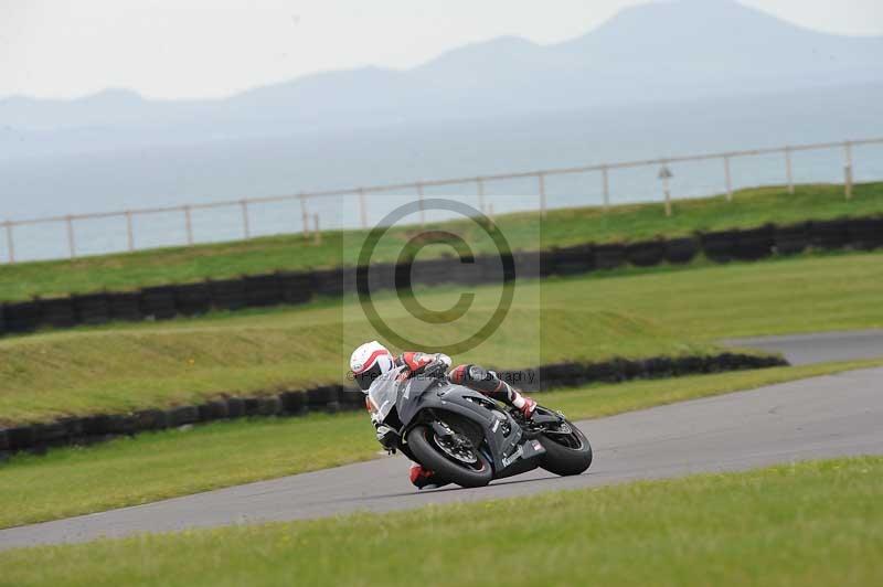 Motorcycle action photographs;anglesey circuit;anglesey trackday photographs;event digital images;eventdigitalimages;no limits trackday;oulton park circuit cheshire;peter wileman photography;trackday;trackday digital images;trackday photos;ty croes circuit wales