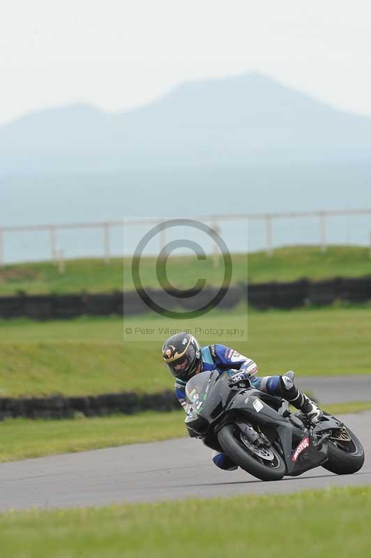 Motorcycle action photographs;anglesey circuit;anglesey trackday photographs;event digital images;eventdigitalimages;no limits trackday;oulton park circuit cheshire;peter wileman photography;trackday;trackday digital images;trackday photos;ty croes circuit wales