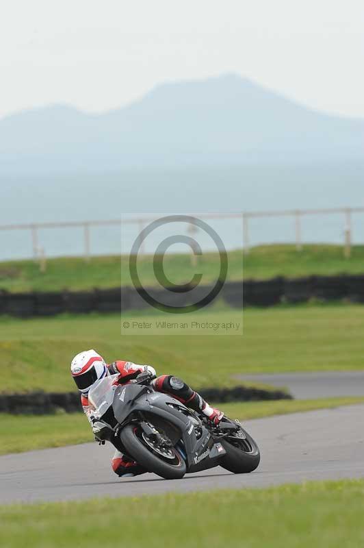 Motorcycle action photographs;anglesey circuit;anglesey trackday photographs;event digital images;eventdigitalimages;no limits trackday;oulton park circuit cheshire;peter wileman photography;trackday;trackday digital images;trackday photos;ty croes circuit wales