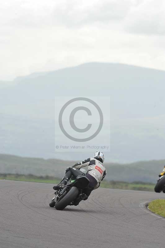 Motorcycle action photographs;anglesey circuit;anglesey trackday photographs;event digital images;eventdigitalimages;no limits trackday;oulton park circuit cheshire;peter wileman photography;trackday;trackday digital images;trackday photos;ty croes circuit wales