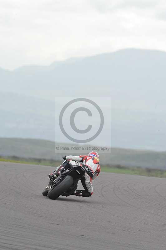 Motorcycle action photographs;anglesey circuit;anglesey trackday photographs;event digital images;eventdigitalimages;no limits trackday;oulton park circuit cheshire;peter wileman photography;trackday;trackday digital images;trackday photos;ty croes circuit wales