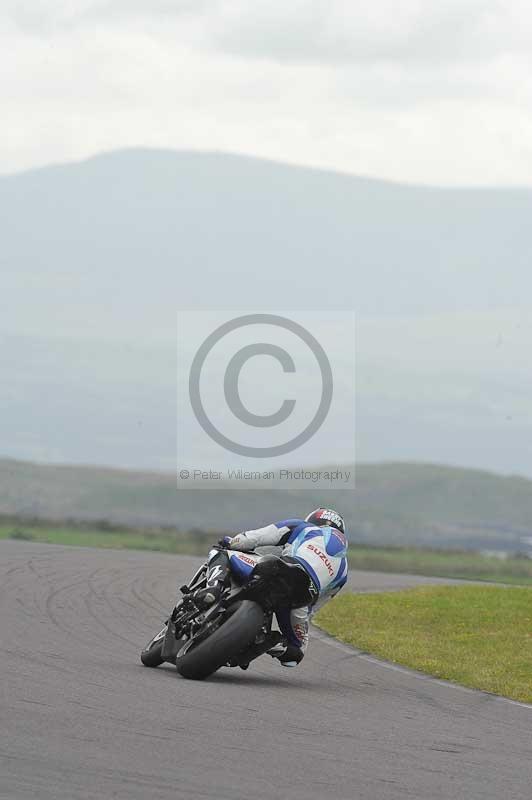 Motorcycle action photographs;anglesey circuit;anglesey trackday photographs;event digital images;eventdigitalimages;no limits trackday;oulton park circuit cheshire;peter wileman photography;trackday;trackday digital images;trackday photos;ty croes circuit wales