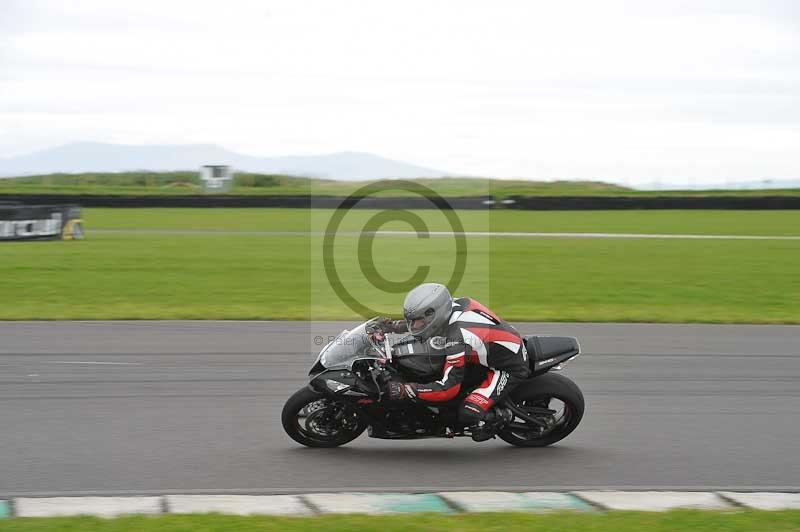 Motorcycle action photographs;anglesey circuit;anglesey trackday photographs;event digital images;eventdigitalimages;no limits trackday;oulton park circuit cheshire;peter wileman photography;trackday;trackday digital images;trackday photos;ty croes circuit wales