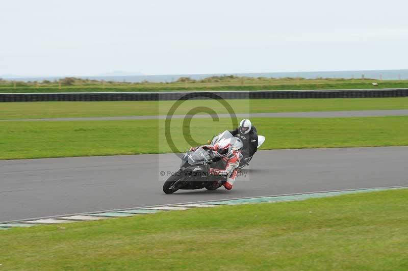 Motorcycle action photographs;anglesey circuit;anglesey trackday photographs;event digital images;eventdigitalimages;no limits trackday;oulton park circuit cheshire;peter wileman photography;trackday;trackday digital images;trackday photos;ty croes circuit wales