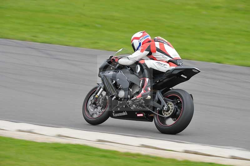 Motorcycle action photographs;anglesey circuit;anglesey trackday photographs;event digital images;eventdigitalimages;no limits trackday;oulton park circuit cheshire;peter wileman photography;trackday;trackday digital images;trackday photos;ty croes circuit wales