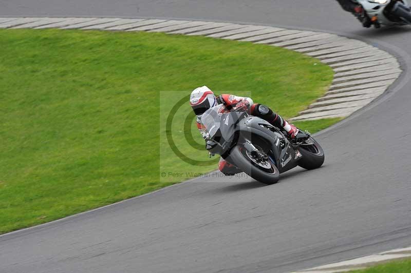 Motorcycle action photographs;anglesey circuit;anglesey trackday photographs;event digital images;eventdigitalimages;no limits trackday;oulton park circuit cheshire;peter wileman photography;trackday;trackday digital images;trackday photos;ty croes circuit wales