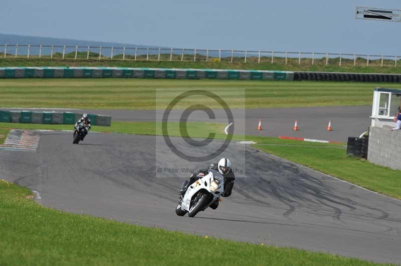 Motorcycle action photographs;anglesey circuit;anglesey trackday photographs;event digital images;eventdigitalimages;no limits trackday;oulton park circuit cheshire;peter wileman photography;trackday;trackday digital images;trackday photos;ty croes circuit wales