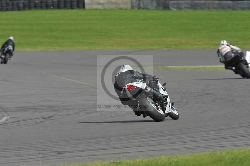 Motorcycle action photographs;anglesey circuit;anglesey trackday photographs;event digital images;eventdigitalimages;no limits trackday;oulton park circuit cheshire;peter wileman photography;trackday;trackday digital images;trackday photos;ty croes circuit wales