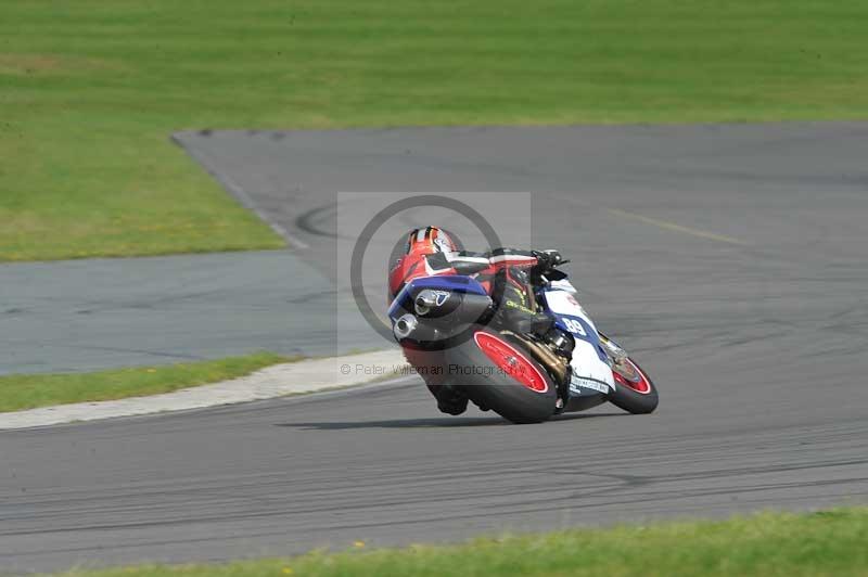 Motorcycle action photographs;anglesey circuit;anglesey trackday photographs;event digital images;eventdigitalimages;no limits trackday;oulton park circuit cheshire;peter wileman photography;trackday;trackday digital images;trackday photos;ty croes circuit wales