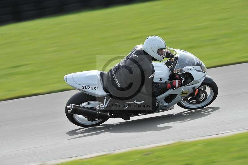 Motorcycle action photographs;anglesey circuit;anglesey trackday photographs;event digital images;eventdigitalimages;no limits trackday;oulton park circuit cheshire;peter wileman photography;trackday;trackday digital images;trackday photos;ty croes circuit wales