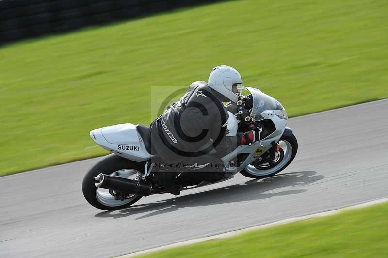 Motorcycle action photographs;anglesey circuit;anglesey trackday photographs;event digital images;eventdigitalimages;no limits trackday;oulton park circuit cheshire;peter wileman photography;trackday;trackday digital images;trackday photos;ty croes circuit wales