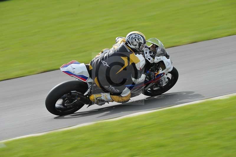 Motorcycle action photographs;anglesey circuit;anglesey trackday photographs;event digital images;eventdigitalimages;no limits trackday;oulton park circuit cheshire;peter wileman photography;trackday;trackday digital images;trackday photos;ty croes circuit wales