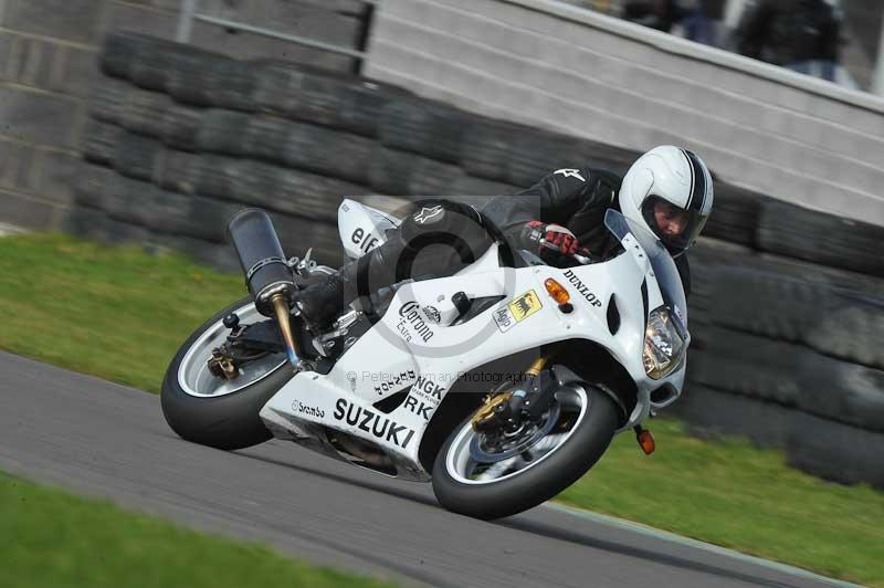 Motorcycle action photographs;anglesey circuit;anglesey trackday photographs;event digital images;eventdigitalimages;no limits trackday;oulton park circuit cheshire;peter wileman photography;trackday;trackday digital images;trackday photos;ty croes circuit wales