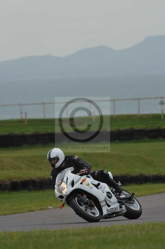 Motorcycle action photographs;anglesey circuit;anglesey trackday photographs;event digital images;eventdigitalimages;no limits trackday;oulton park circuit cheshire;peter wileman photography;trackday;trackday digital images;trackday photos;ty croes circuit wales