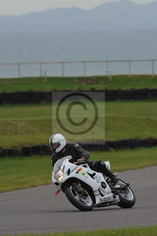 Motorcycle action photographs;anglesey circuit;anglesey trackday photographs;event digital images;eventdigitalimages;no limits trackday;oulton park circuit cheshire;peter wileman photography;trackday;trackday digital images;trackday photos;ty croes circuit wales