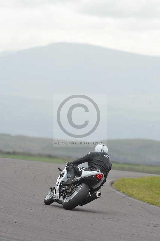 Motorcycle action photographs;anglesey circuit;anglesey trackday photographs;event digital images;eventdigitalimages;no limits trackday;oulton park circuit cheshire;peter wileman photography;trackday;trackday digital images;trackday photos;ty croes circuit wales