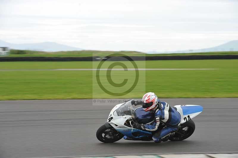 Motorcycle action photographs;anglesey circuit;anglesey trackday photographs;event digital images;eventdigitalimages;no limits trackday;oulton park circuit cheshire;peter wileman photography;trackday;trackday digital images;trackday photos;ty croes circuit wales