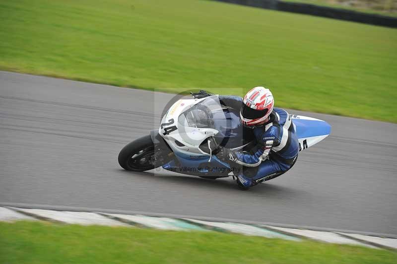 Motorcycle action photographs;anglesey circuit;anglesey trackday photographs;event digital images;eventdigitalimages;no limits trackday;oulton park circuit cheshire;peter wileman photography;trackday;trackday digital images;trackday photos;ty croes circuit wales