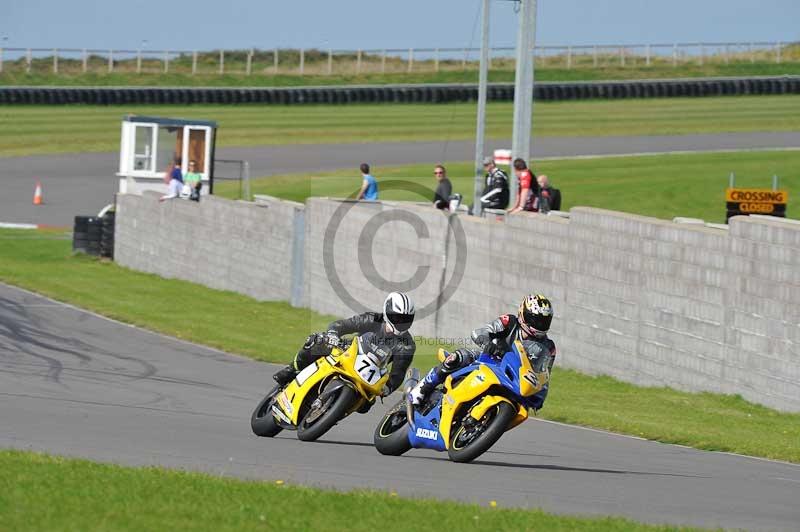 Motorcycle action photographs;anglesey circuit;anglesey trackday photographs;event digital images;eventdigitalimages;no limits trackday;oulton park circuit cheshire;peter wileman photography;trackday;trackday digital images;trackday photos;ty croes circuit wales