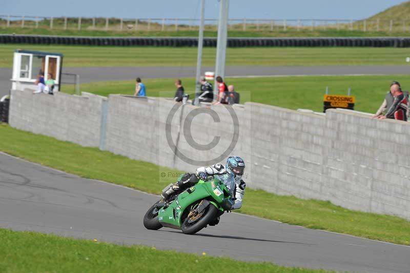 Motorcycle action photographs;anglesey circuit;anglesey trackday photographs;event digital images;eventdigitalimages;no limits trackday;oulton park circuit cheshire;peter wileman photography;trackday;trackday digital images;trackday photos;ty croes circuit wales