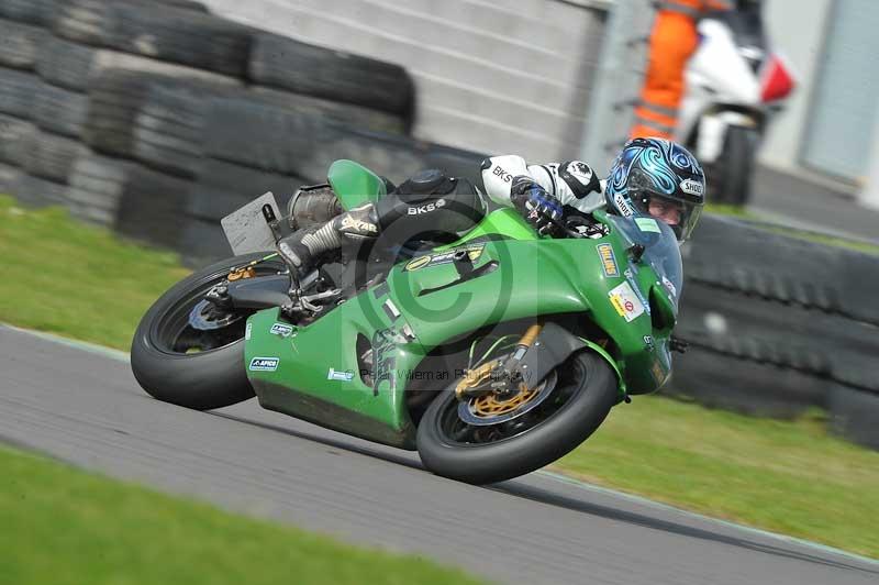 Motorcycle action photographs;anglesey circuit;anglesey trackday photographs;event digital images;eventdigitalimages;no limits trackday;oulton park circuit cheshire;peter wileman photography;trackday;trackday digital images;trackday photos;ty croes circuit wales