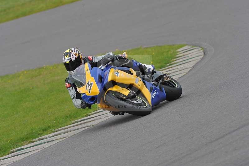 Motorcycle action photographs;anglesey circuit;anglesey trackday photographs;event digital images;eventdigitalimages;no limits trackday;oulton park circuit cheshire;peter wileman photography;trackday;trackday digital images;trackday photos;ty croes circuit wales