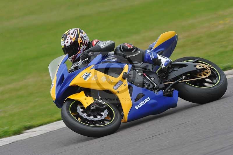 Motorcycle action photographs;anglesey circuit;anglesey trackday photographs;event digital images;eventdigitalimages;no limits trackday;oulton park circuit cheshire;peter wileman photography;trackday;trackday digital images;trackday photos;ty croes circuit wales