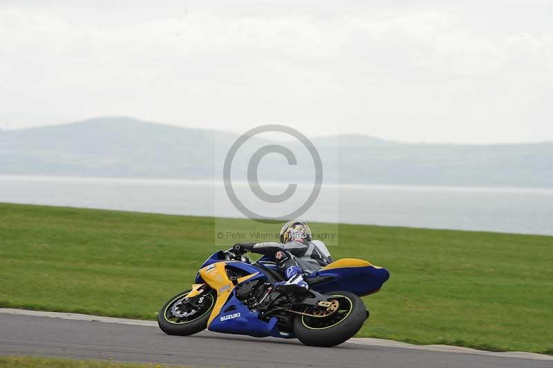 Motorcycle action photographs;anglesey circuit;anglesey trackday photographs;event digital images;eventdigitalimages;no limits trackday;oulton park circuit cheshire;peter wileman photography;trackday;trackday digital images;trackday photos;ty croes circuit wales