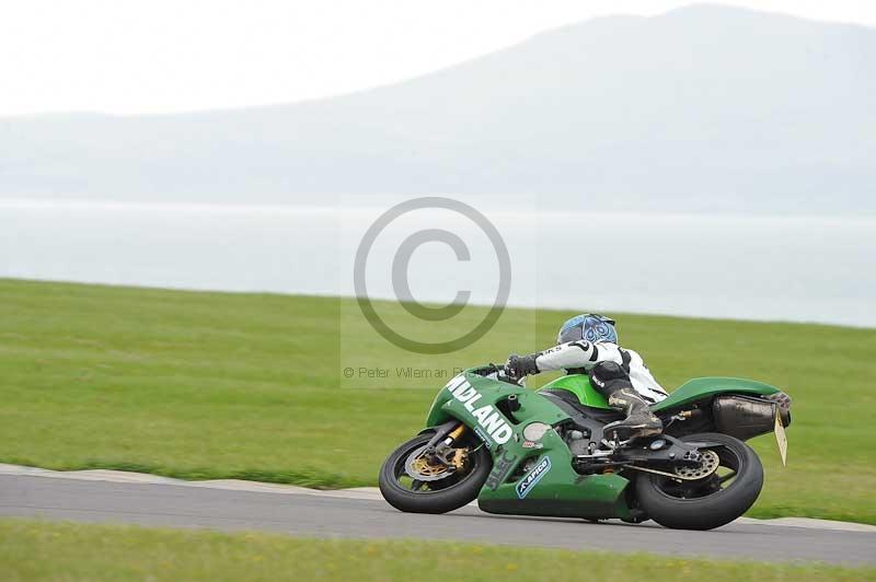 Motorcycle action photographs;anglesey circuit;anglesey trackday photographs;event digital images;eventdigitalimages;no limits trackday;oulton park circuit cheshire;peter wileman photography;trackday;trackday digital images;trackday photos;ty croes circuit wales