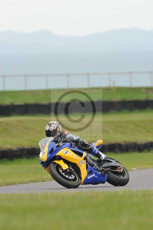 Motorcycle action photographs;anglesey circuit;anglesey trackday photographs;event digital images;eventdigitalimages;no limits trackday;oulton park circuit cheshire;peter wileman photography;trackday;trackday digital images;trackday photos;ty croes circuit wales