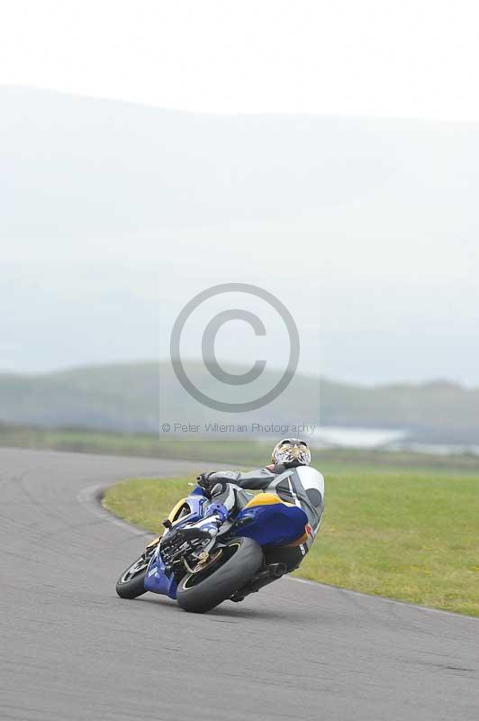 Motorcycle action photographs;anglesey circuit;anglesey trackday photographs;event digital images;eventdigitalimages;no limits trackday;oulton park circuit cheshire;peter wileman photography;trackday;trackday digital images;trackday photos;ty croes circuit wales