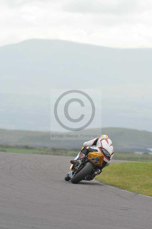 Motorcycle action photographs;anglesey circuit;anglesey trackday photographs;event digital images;eventdigitalimages;no limits trackday;oulton park circuit cheshire;peter wileman photography;trackday;trackday digital images;trackday photos;ty croes circuit wales