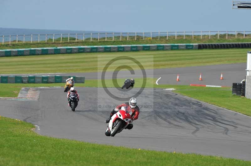 Motorcycle action photographs;anglesey circuit;anglesey trackday photographs;event digital images;eventdigitalimages;no limits trackday;oulton park circuit cheshire;peter wileman photography;trackday;trackday digital images;trackday photos;ty croes circuit wales