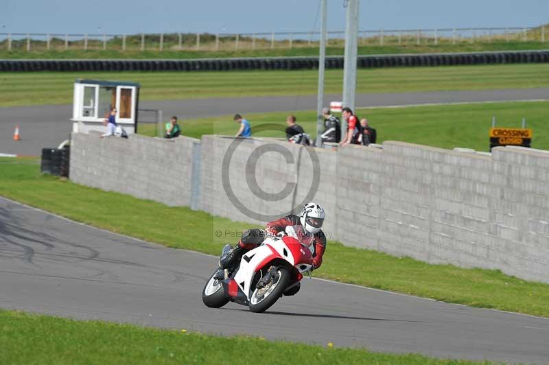 Motorcycle action photographs;anglesey circuit;anglesey trackday photographs;event digital images;eventdigitalimages;no limits trackday;oulton park circuit cheshire;peter wileman photography;trackday;trackday digital images;trackday photos;ty croes circuit wales