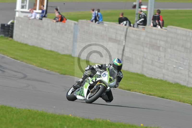 Motorcycle action photographs;anglesey circuit;anglesey trackday photographs;event digital images;eventdigitalimages;no limits trackday;oulton park circuit cheshire;peter wileman photography;trackday;trackday digital images;trackday photos;ty croes circuit wales