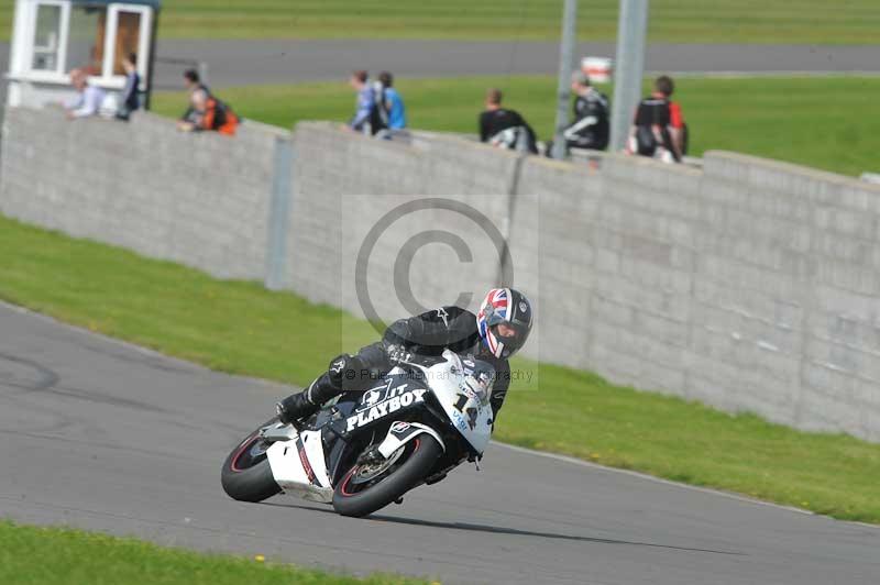 Motorcycle action photographs;anglesey circuit;anglesey trackday photographs;event digital images;eventdigitalimages;no limits trackday;oulton park circuit cheshire;peter wileman photography;trackday;trackday digital images;trackday photos;ty croes circuit wales