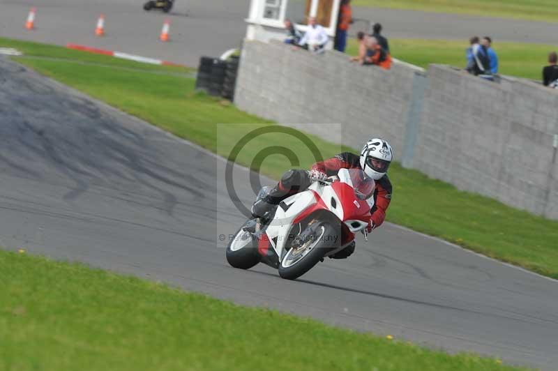 Motorcycle action photographs;anglesey circuit;anglesey trackday photographs;event digital images;eventdigitalimages;no limits trackday;oulton park circuit cheshire;peter wileman photography;trackday;trackday digital images;trackday photos;ty croes circuit wales