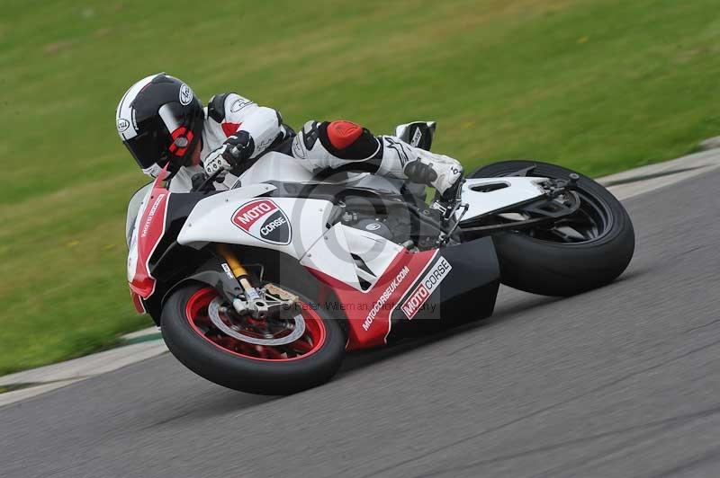 Motorcycle action photographs;anglesey circuit;anglesey trackday photographs;event digital images;eventdigitalimages;no limits trackday;oulton park circuit cheshire;peter wileman photography;trackday;trackday digital images;trackday photos;ty croes circuit wales