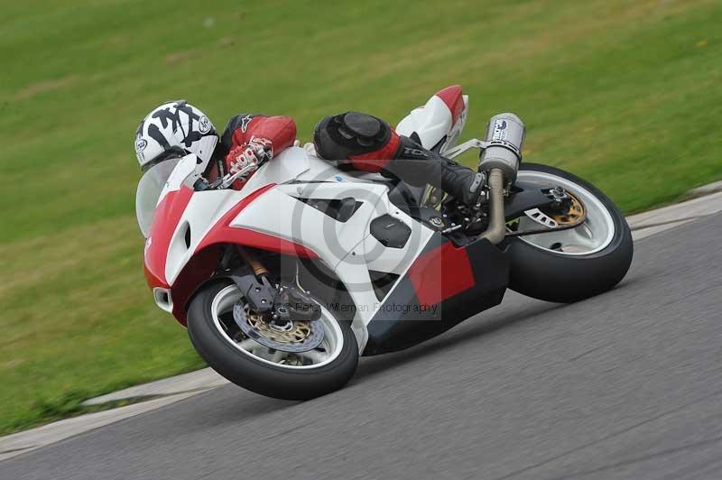 Motorcycle action photographs;anglesey circuit;anglesey trackday photographs;event digital images;eventdigitalimages;no limits trackday;oulton park circuit cheshire;peter wileman photography;trackday;trackday digital images;trackday photos;ty croes circuit wales