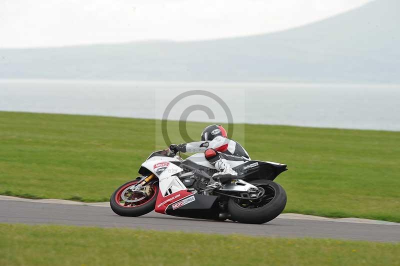 Motorcycle action photographs;anglesey circuit;anglesey trackday photographs;event digital images;eventdigitalimages;no limits trackday;oulton park circuit cheshire;peter wileman photography;trackday;trackday digital images;trackday photos;ty croes circuit wales