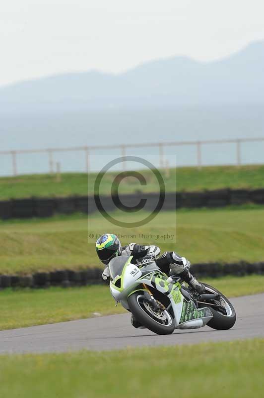 Motorcycle action photographs;anglesey circuit;anglesey trackday photographs;event digital images;eventdigitalimages;no limits trackday;oulton park circuit cheshire;peter wileman photography;trackday;trackday digital images;trackday photos;ty croes circuit wales