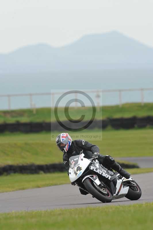 Motorcycle action photographs;anglesey circuit;anglesey trackday photographs;event digital images;eventdigitalimages;no limits trackday;oulton park circuit cheshire;peter wileman photography;trackday;trackday digital images;trackday photos;ty croes circuit wales